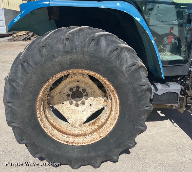 image for item IR9758 1997 New Holland 7740  tractor