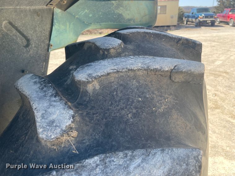 image for item IR9758 1997 New Holland 7740  tractor