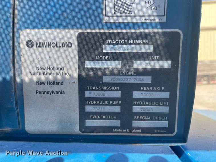 image for item IR9758 1997 New Holland 7740  tractor