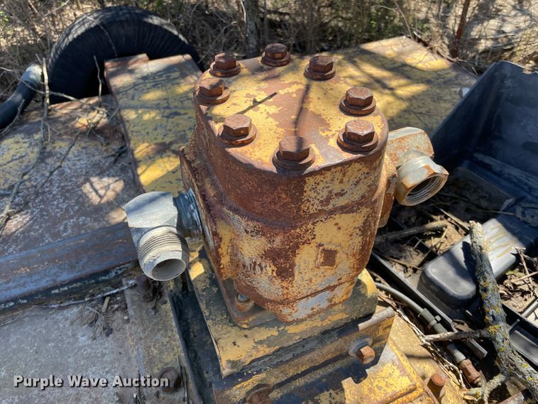 image for item IR9758 1997 New Holland 7740  tractor