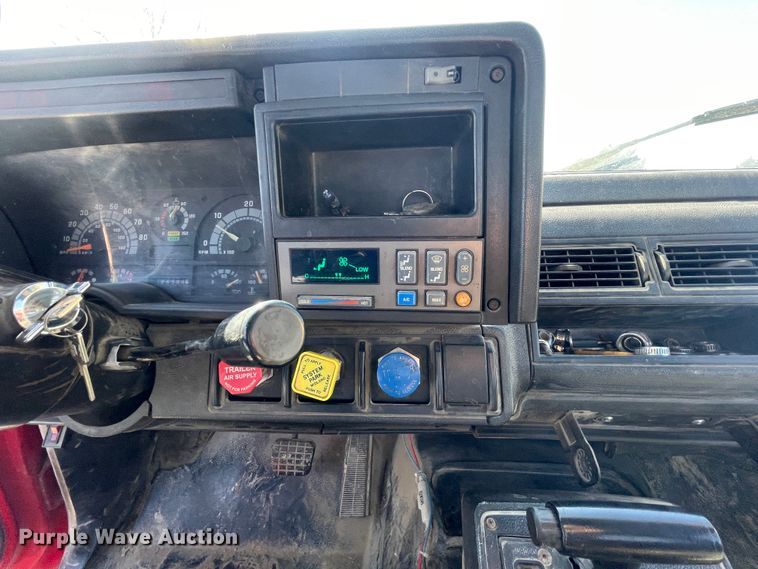 image for item IR9759 1991 Chevrolet Kodiak C6500  utility / service truck