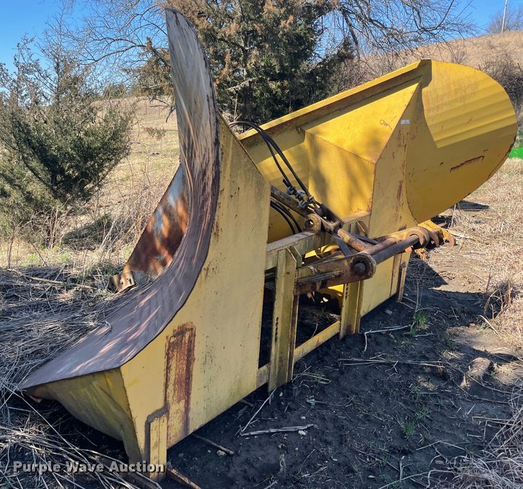 image for item IR9760 138"W snow plow