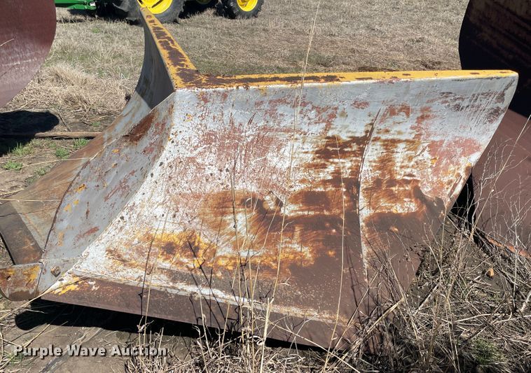 image for item IR9761 Balderson BV10 124"W snow plow