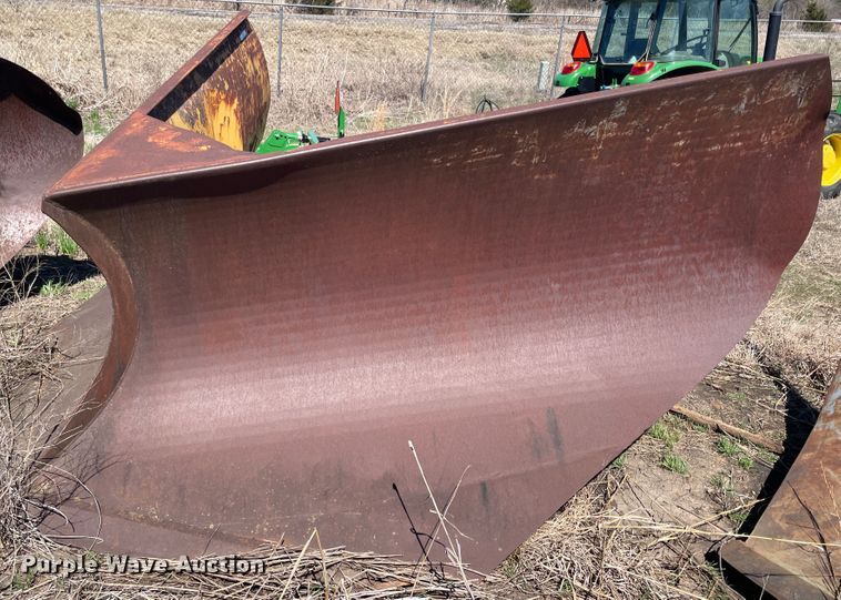 image for item IR9762 130"W snow plow