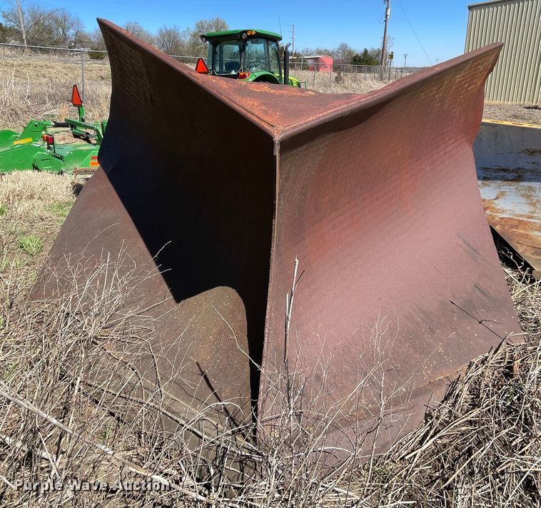 image for item IR9762 130"W snow plow