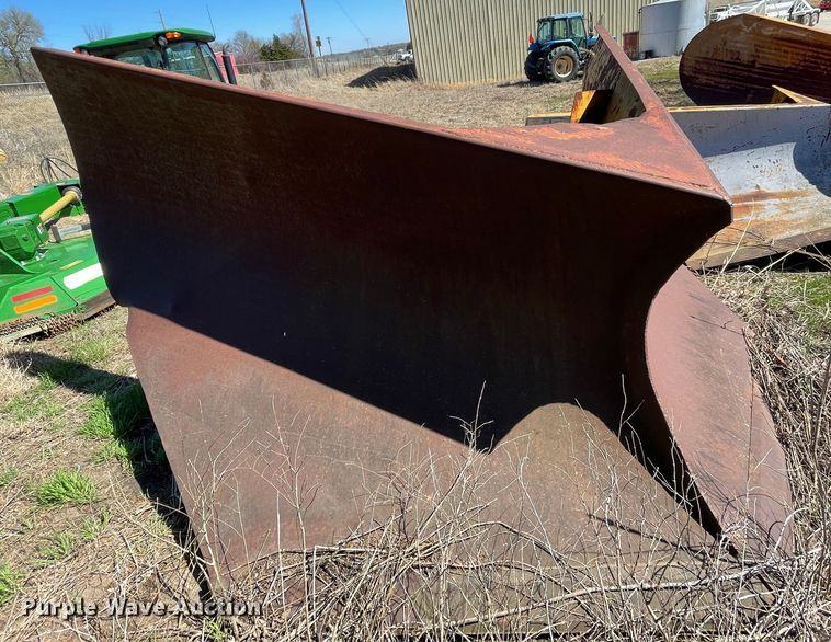 image for item IR9762 130"W snow plow