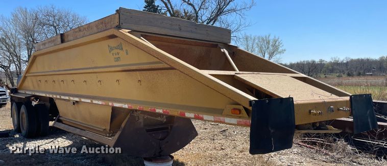 image for item IR9766 1981 1827BD bottom dump trailer