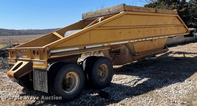 image for item IR9766 1981 1827BD bottom dump trailer
