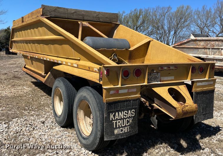 image for item IR9766 1981 1827BD bottom dump trailer