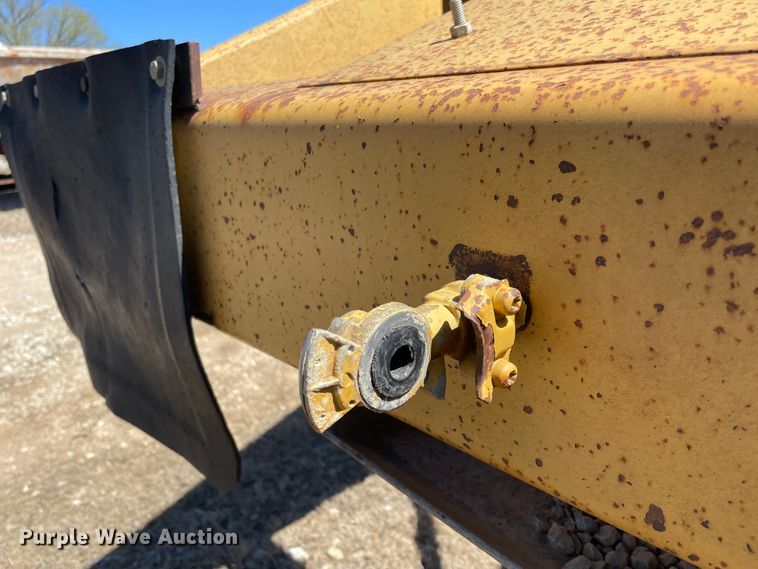 image for item IR9766 1981 1827BD bottom dump trailer