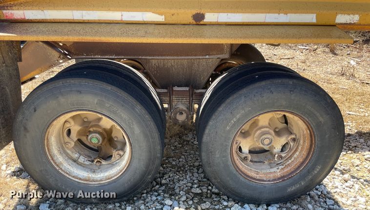 image for item IR9766 1981 1827BD bottom dump trailer