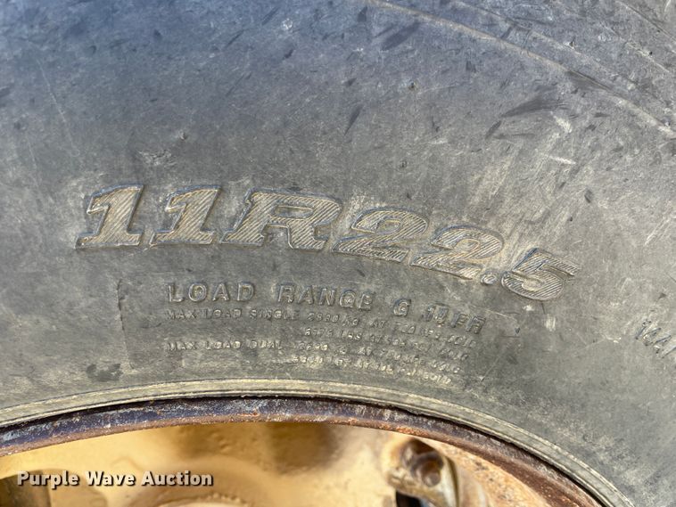 image for item IR9766 1981 1827BD bottom dump trailer