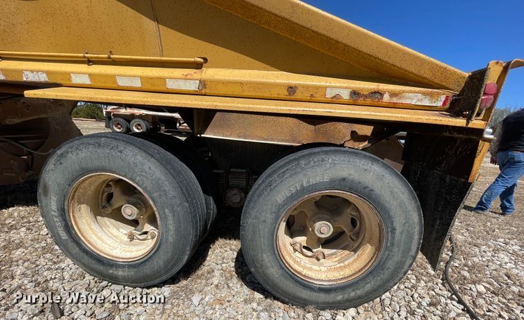 image for item IR9766 1981 1827BD bottom dump trailer