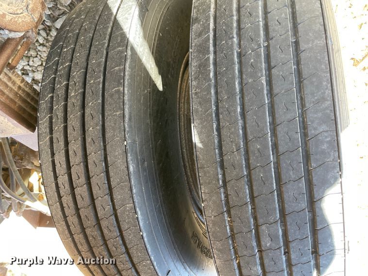 image for item IR9766 1981 1827BD bottom dump trailer