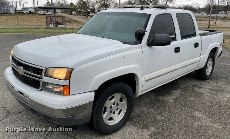 image for item IU9305 2007 Chevrolet Silverado 1500  Crew Cab pickup truck