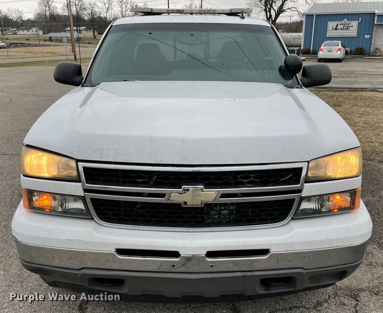 image for item IU9305 2007 Chevrolet Silverado 1500  Crew Cab pickup truck