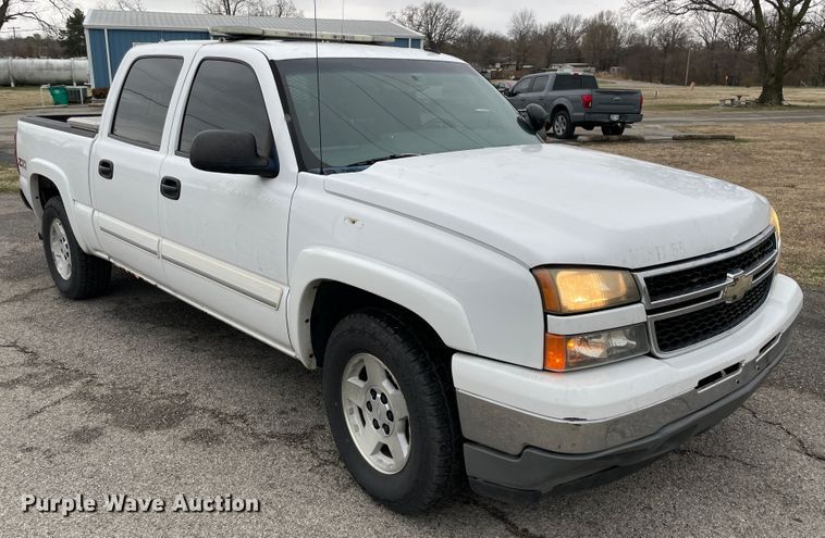 image for item IU9305 2007 Chevrolet Silverado 1500  Crew Cab pickup truck