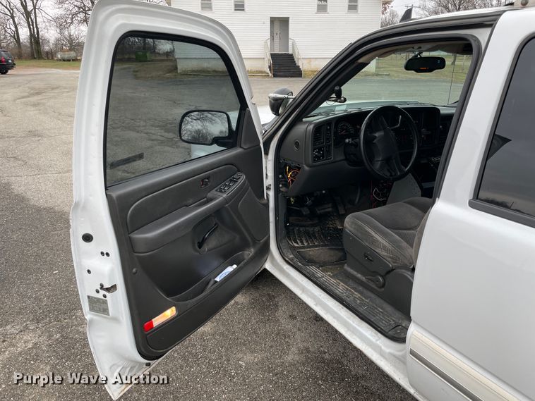 image for item IU9305 2007 Chevrolet Silverado 1500  Crew Cab pickup truck