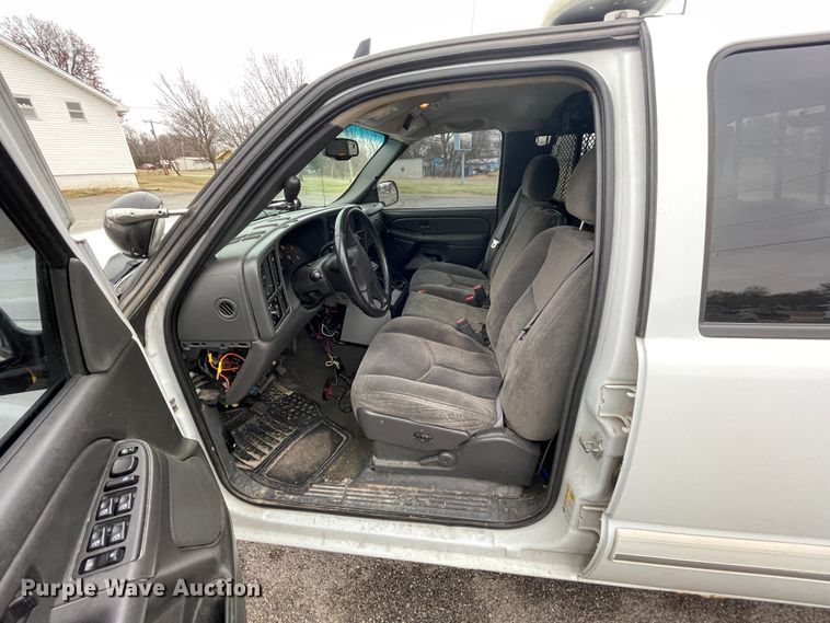 image for item IU9305 2007 Chevrolet Silverado 1500  Crew Cab pickup truck