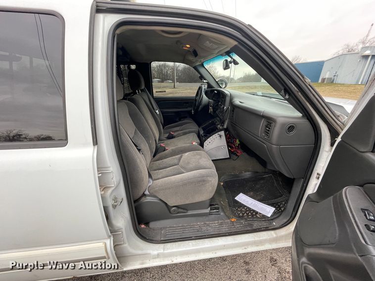 image for item IU9305 2007 Chevrolet Silverado 1500  Crew Cab pickup truck