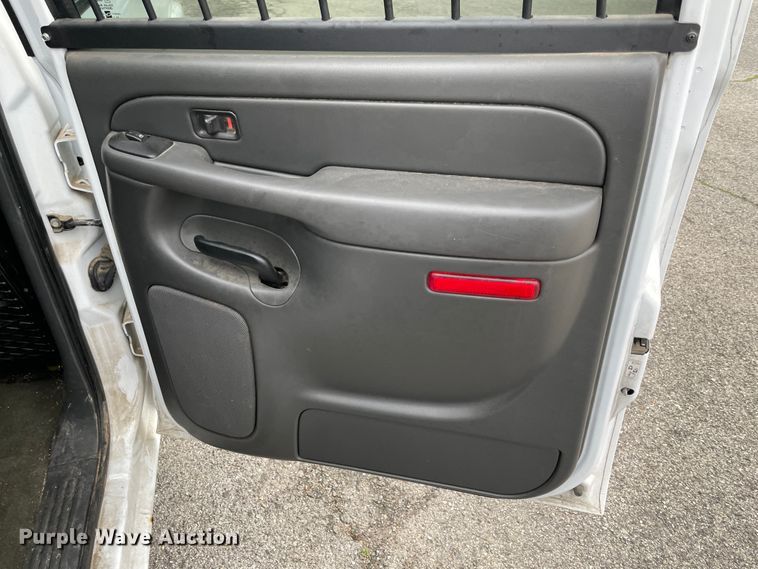 image for item IU9305 2007 Chevrolet Silverado 1500  Crew Cab pickup truck