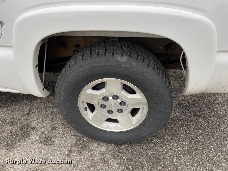 image for item IU9305 2007 Chevrolet Silverado 1500  Crew Cab pickup truck