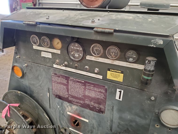 image for item IX9136 Davey  air compressor