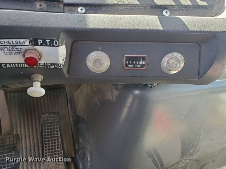 image for item IX9150 1992 Ford L8000  dump truck