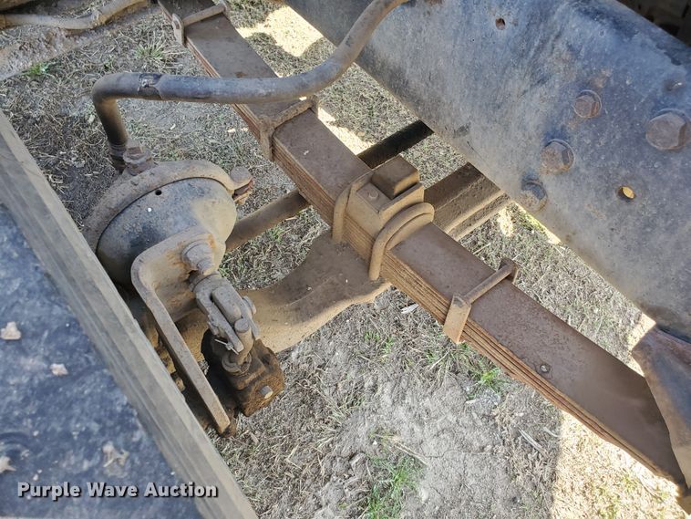 image for item IX9150 1992 Ford L8000  dump truck