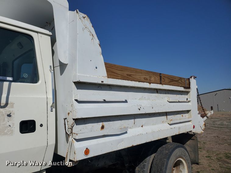 image for item IX9150 1992 Ford L8000  dump truck