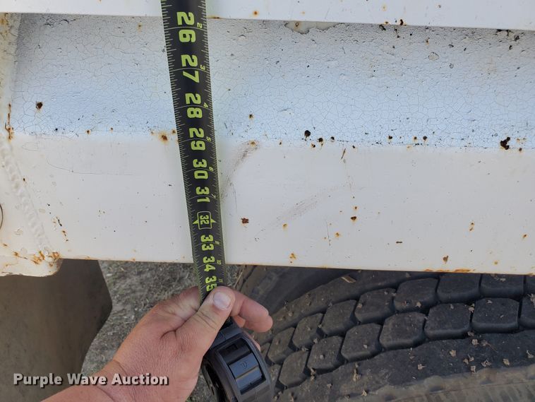 image for item IX9150 1992 Ford L8000  dump truck