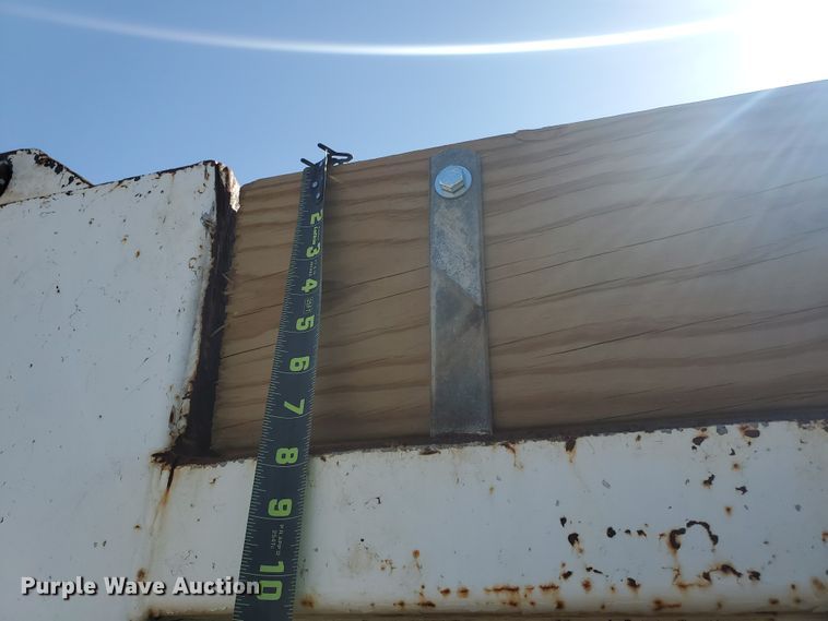 image for item IX9150 1992 Ford L8000  dump truck