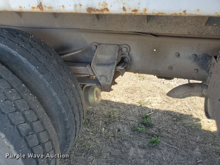 image for item IX9150 1992 Ford L8000  dump truck