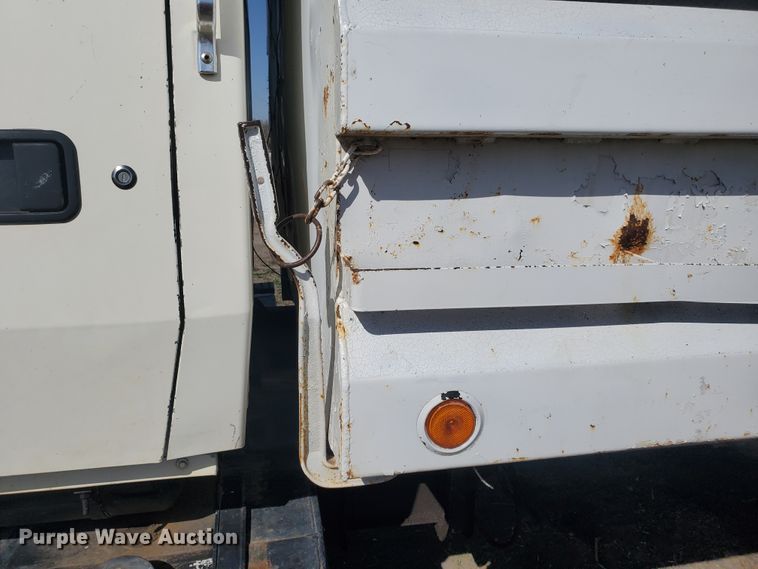 image for item IX9150 1992 Ford L8000  dump truck
