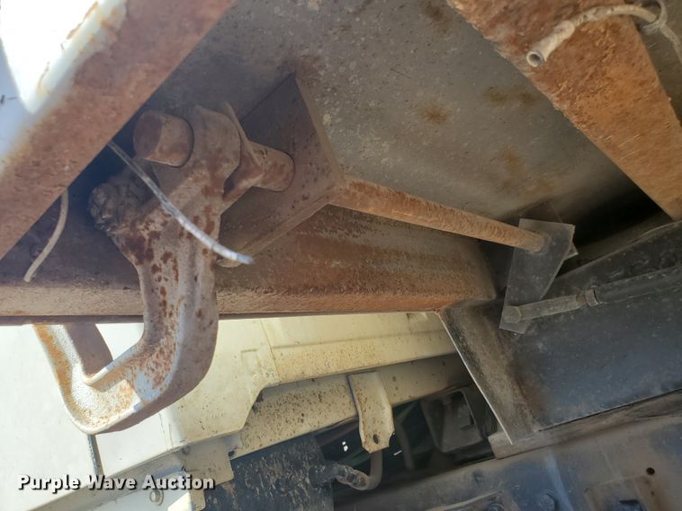 image for item IX9150 1992 Ford L8000  dump truck