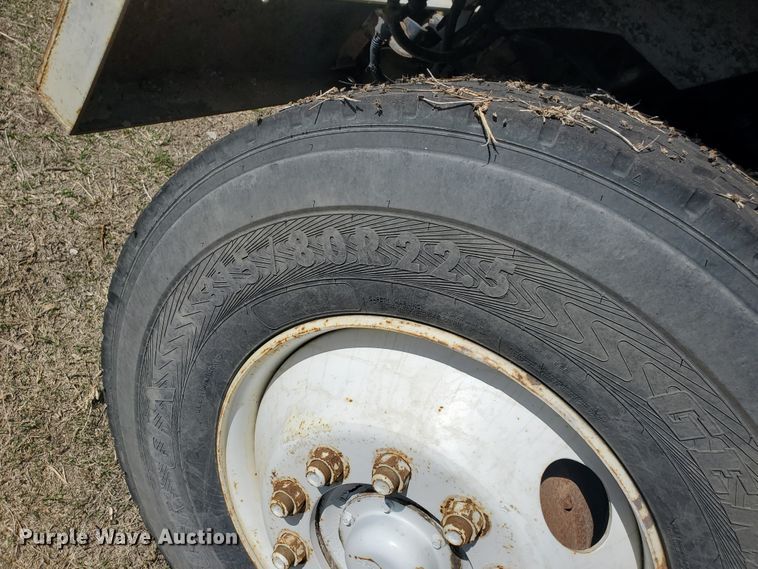 image for item IX9150 1992 Ford L8000  dump truck