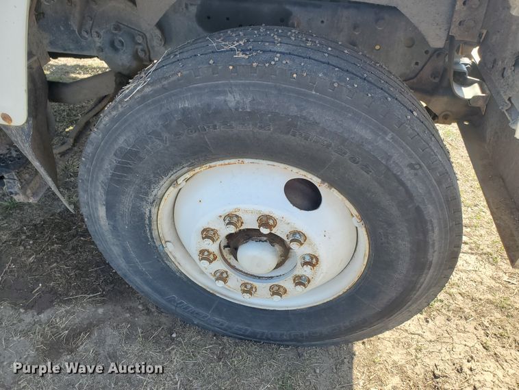 image for item IX9150 1992 Ford L8000  dump truck