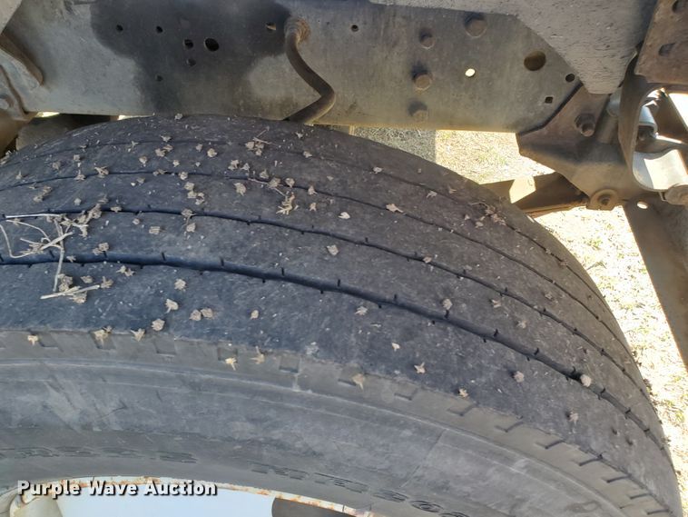 image for item IX9150 1992 Ford L8000  dump truck