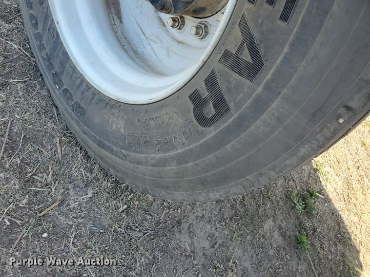 image for item IX9150 1992 Ford L8000  dump truck