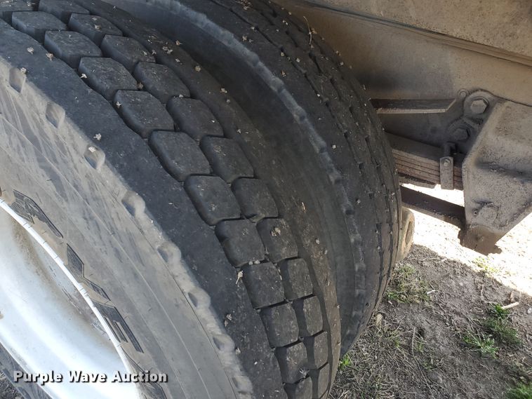 image for item IX9150 1992 Ford L8000  dump truck