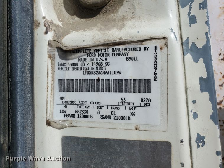 image for item IX9150 1992 Ford L8000  dump truck