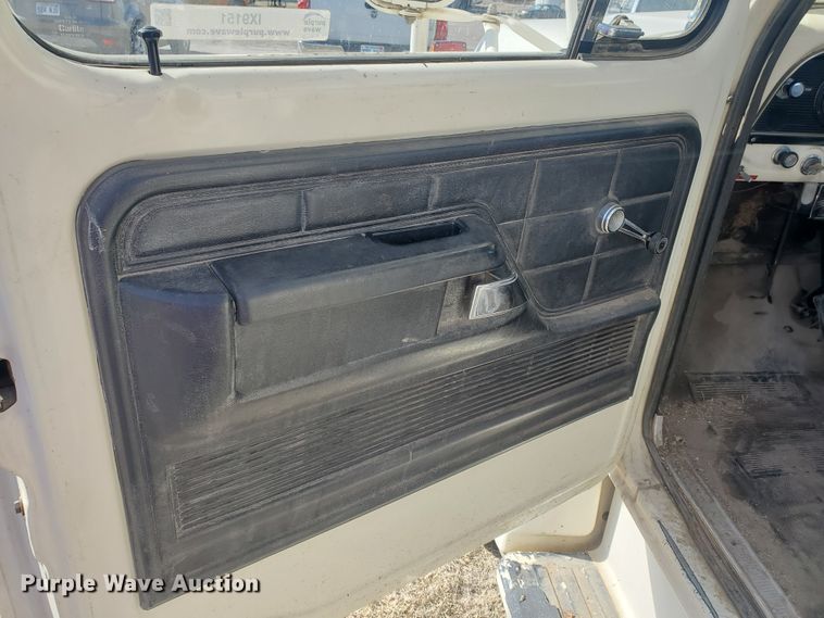 image for item IX9151 1978 Ford F600  bucket truck