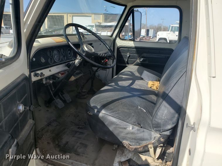 image for item IX9151 1978 Ford F600  bucket truck