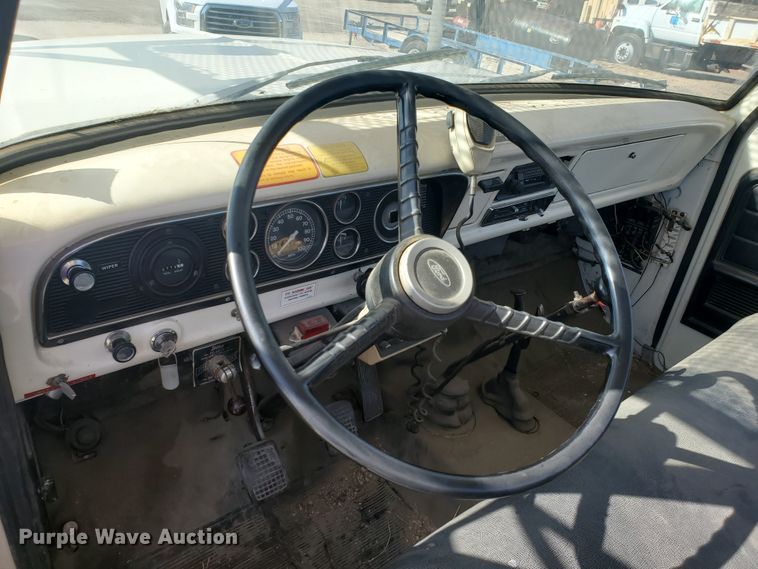 image for item IX9151 1978 Ford F600  bucket truck