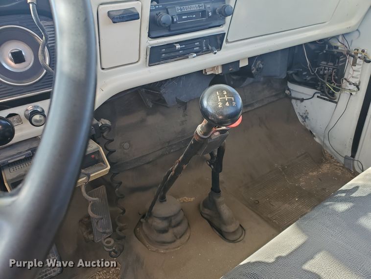 image for item IX9151 1978 Ford F600  bucket truck