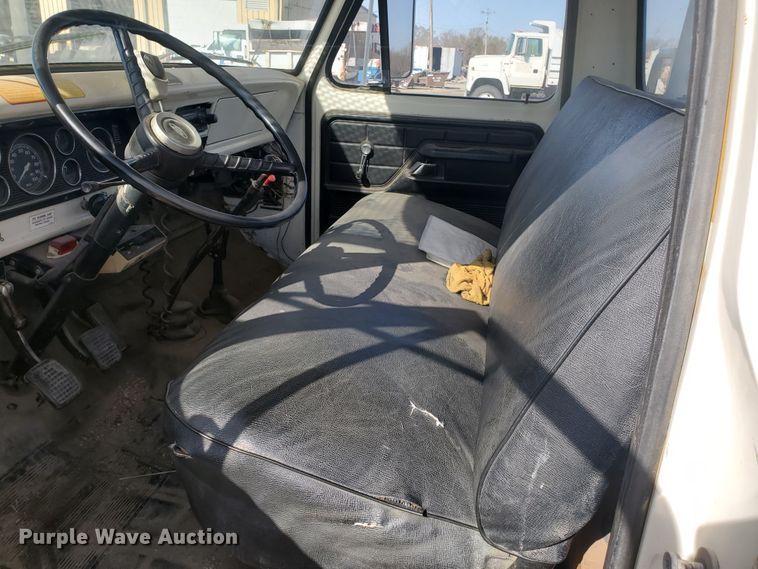 image for item IX9151 1978 Ford F600  bucket truck