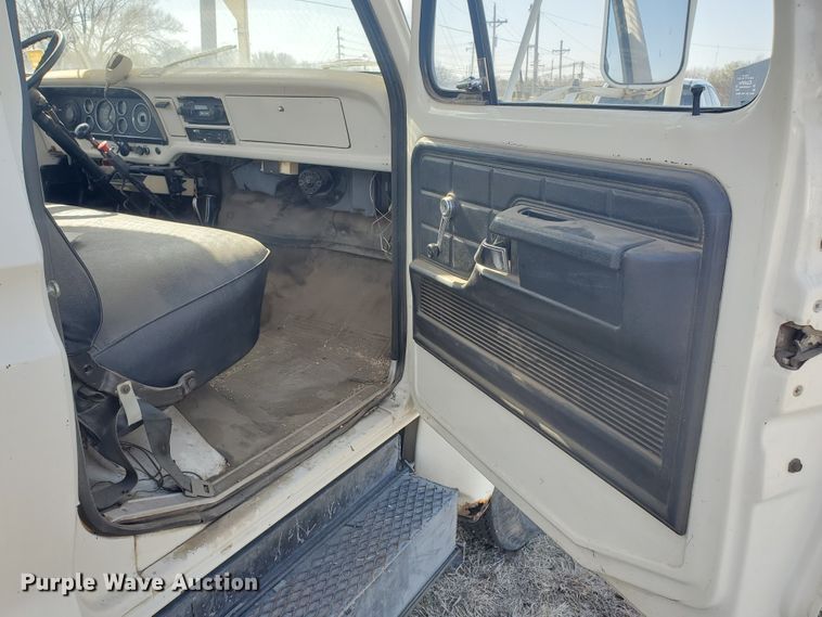 image for item IX9151 1978 Ford F600  bucket truck