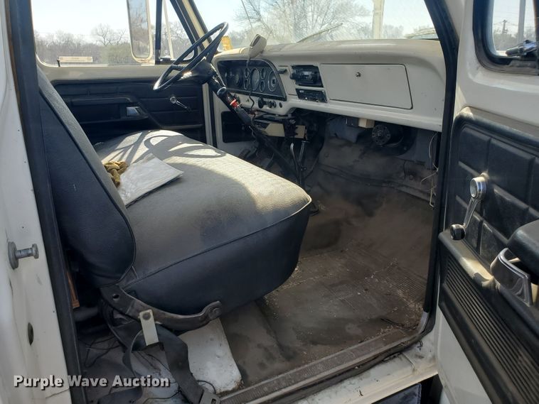 image for item IX9151 1978 Ford F600  bucket truck