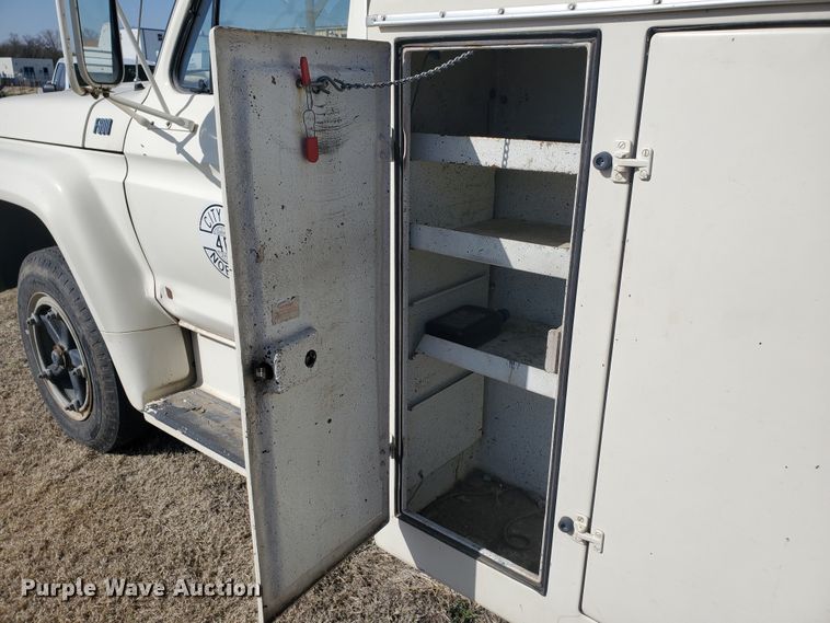 image for item IX9151 1978 Ford F600  bucket truck