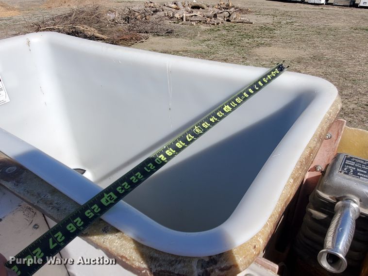 image for item IX9151 1978 Ford F600  bucket truck